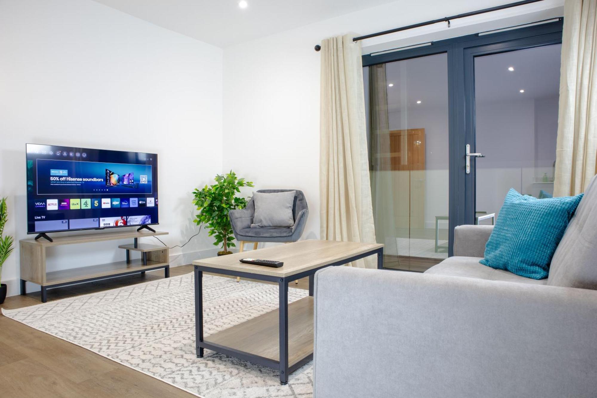 Central 2 Bed 2 Bath Apartment Near Brighton College, Beach, Hospital - Long Stay Offers Екстер'єр фото